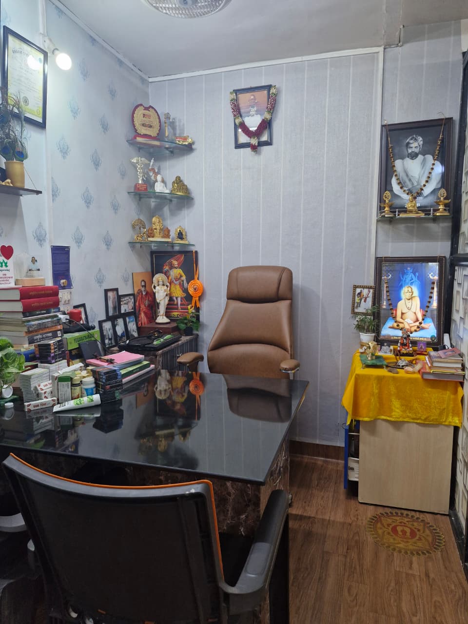 Consultation cabin at Shri Maharudreshwar Aushadhalaya